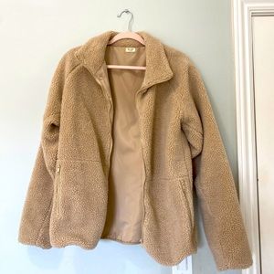 BRANDY MELVILLE FLUFFY ZIP UP JACKET